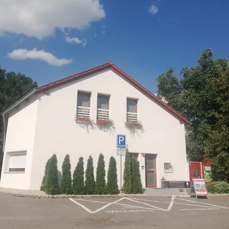 Wellness S Virivkou A Saunou Apartment Plzen