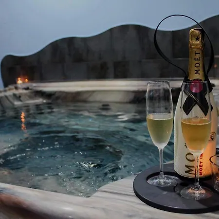 Wellness S Virivkou A Saunou * Plzen